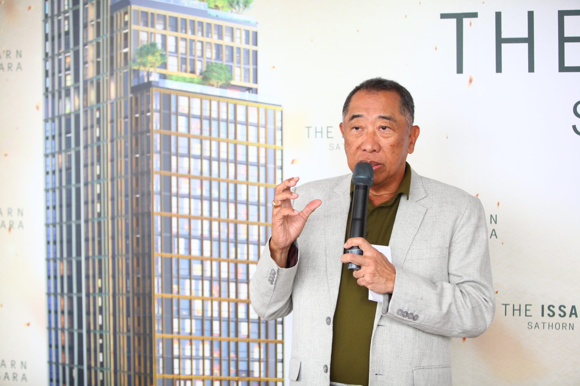 https://www.thebusinessplus.com/wp-content/uploads/2023/10/01.%E0%B8%84%E0%B8%B8%E0%B8%93%E0%B8%AA%E0%B8%87%E0%B8%81%E0%B8%A3%E0%B8%B2%E0%B8%99%E0%B8%95%E0%B9%8C-%E0%B8%AD%E0%B8%B4%E0%B8%AA%E0%B8%AA%E0%B8%A3%E0%B8%B0-%E0%B8%9B%E0%B8%A3%E0%B8%B0%E0%B8%98%E0%B8%B2%E0%B8%99%E0%B9%80%E0%B8%88%E0%B9%89%E0%B8%B2%E0%B8%AB%E0%B8%99%E0%B9%89%E0%B8%B2%E0%B8%97%E0%B8%B5%E0%B9%88%E0%B8%9A%E0%B8%A3%E0%B8%B4%E0%B8%AB%E0%B8%B2%E0%B8%A3-1920x1280.jpg