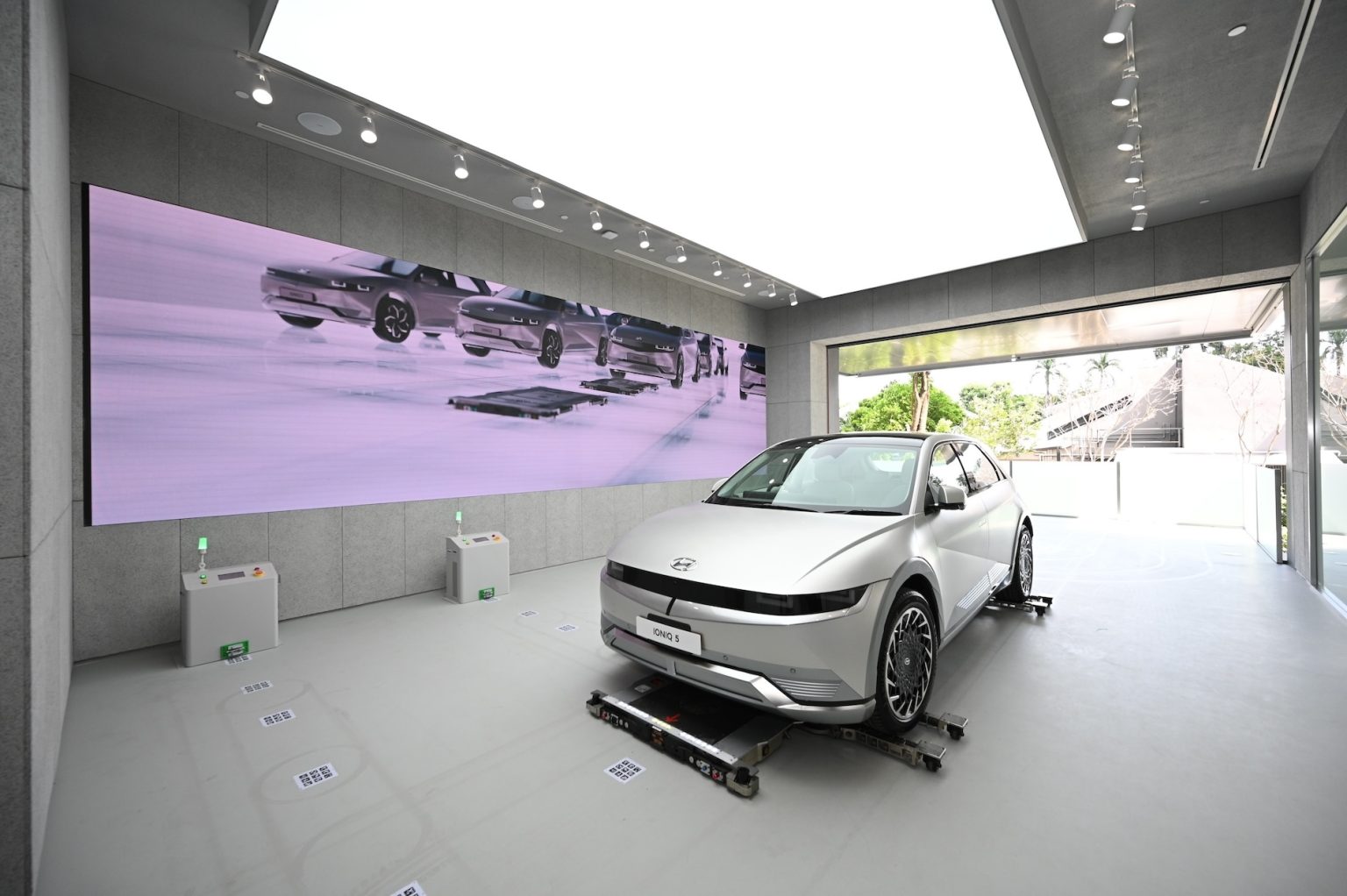 https://www.thebusinessplus.com/wp-content/uploads/2023/12/IONIQ-LAB_5-1536x1022.jpg