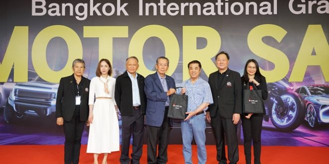 รองนายกรัฐมนตรีและรัฐมนตรีว่าการกระทรวงคมนาคม  ชมงาน “BIG MOTOR SALE 2025”