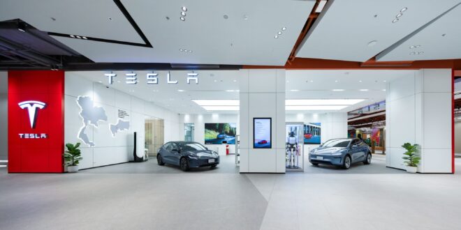 Tesla ประเทศไทย เปิด Tesla Experience Center แห่งใหม่ ณ One Bangkok พร้อมขยายเครือข่ายสถานีชาร์จ Supercharger และปรับราคา Model 3 ใหม่ ให้เข้าถึงได้มากยิ่งขึ้น