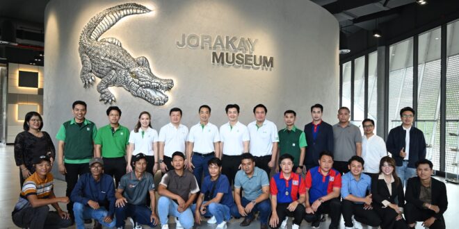 จระเข้ คอร์ปอเรชั่น ปักธงความสำเร็จครั้งใหญ่! “Crocodile Tiler X” เวทีชิงแชมป์ช่าง ปูกระเบื้องครั้งแรกในเอเชียตะวันออกเฉียงใต้ ตอกย้ำเบอร์หนึ่งผู้ปฏิวัติวงการปูกระเบื้อง  หนุนศักยภาพ “ช่างปูกระเบื้อง” สู่มาตรฐานสากล  เดินหน้าสู่ “โกลบอลแบรนด์สัญชาติไทย” รุกตลาดวัสดุก่อสร้างในภูมิภาคต่อเนื่อง