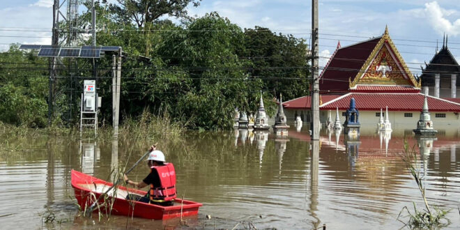 ทรู คอร์ปอเรชั่น ลุยน้ำท่วมดูแลสถานีฐานสิงห์บุรี หลังพนังกั้นน้ำพัง รับมือน้ำทะลัก หนุนสัญญาณ 5G, 4G คงคุณภาพต่อเนื่องร่วมบรรเทาความเดือดร้อนเพื่อประชาชน