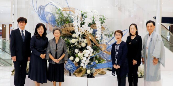 สยาม ทาคาชิมายะ ณ ไอคอนสยาม มอบความพิเศษแทนคำขอบคุณ 7 ปีที่เคียงข้างกัน ในเทศกาล THE WAGASHI Japanese Foods, Crafts & IKEBANA ตื่นตากับเมนูขนม WAGASHI รังสรรค์โดย 7 เชฟดังบินตรงจากญี่ปุ่น งดงามกับศิลปะการจัดดอกไม้เก่าแก่ IKEBANA  ช็อปงาน Craft Rare Item สุดเก๋ไก๋!! พร้อมรับโปรโมชันลดทั้งห้างสูงสุด 50%!!