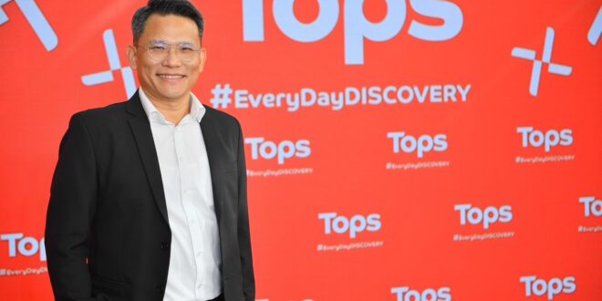 ท็อปส์ ในเครือเซ็นทรัล รีเทล เดินหน้าสร้างโมเมนตัมตลาดกระเช้ารับไฮซีซั่น ส่งบิ๊กแคมเปญ  “TOPS OF HAPPINESS 2026” รวมกระเช้าพรีเมียมกว่า 60 แบบ รับเทรนด์  ผู้บริโภคยุคใหม่ที่มองหาของขวัญที่มีคุณค่าและความหมาย  พร้อมส่งต่อความสุขอย่างยั่งยืนในช่วงเทศกาลแห่งการให้ พร้อมตั้งเป้ายอดขายโต 20%