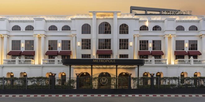 ทริบิวต์ พอร์ตฟอลิโอ เปิดตัวโรงแรมแห่งแรกในไทย “เมโทรโพล แบงค็อก” พร้อมให้บริการแล้วใจกลางทองหล่อ ย่านสุดฮิปของกรุงเทพฯ  เมโทรโพล แบงค็อก, อะ ทริบิวต์ พอร์ตฟอลิโอ โฮเทล มาพร้อมการออกแบบที่สะดุดตาและมีเอกลักษณ์โดดเด่น ผ่านการถ่ายทอดจิตวิญญาณแห่งเซี่ยงไฮ้ยุค 1920 ในรูปแบบใหม่ใจกลางกรุงเทพฯ