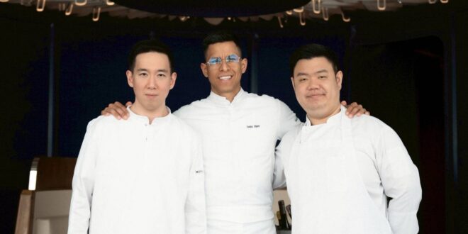 Blue by Alain Ducasse ชวนเปิดประสบการณ์ Fine Dining  สุดเอ็กซ์คลูซีฟกับ “6-Hands Experience”  มื้อพิเศษจากมิตรภาพและความคิดสร้างสรรค์ของสามเชฟระดับโลก