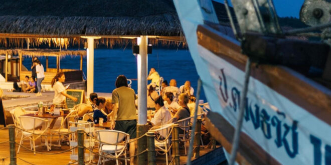 กระชังเขาหลัก : จุดนัดพบของอาหารทะเลสดและธรรมชาติบริสุทธิ์