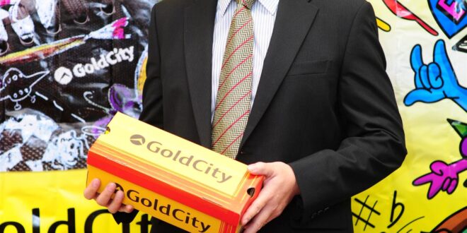 78 ปี GoldCity: จากปณิธาน ‘อากง-อาม่า’ สู่รองเท้าผ้าใบสัญชาติไทยที่ยืนหยัดเพื่อคนสู้ชีวิตมาเกือบศตวรรษ