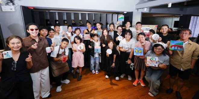 ทรูคอฟฟี่ และทรูปลูกปัญญา ผนึก Artstory by Autistic Thai มอบประสบการณ์ “Workshop ฮีลใจกับศิลปินออทิสติก” เปิดพื้นที่สร้างสรรค์ผ่านศิลปะบำบัด  ส่งเสริมศักยภาพเด็กพิเศษ สู่สังคมแห่งการอยู่ร่วมกันอย่างเท่าเทียม  ณ ทรูสเปซ สยามสแควร์ ซอย 2