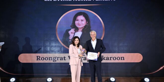 รุ่งรัตน์ วีระภาคย์การุณ กรรมการผู้จัดการ ซีบีอาร์อี ประเทศไทย คว้ารางวัล Lifetime Achievement Award จากหอการค้าอังกฤษแห่งประเทศไทย